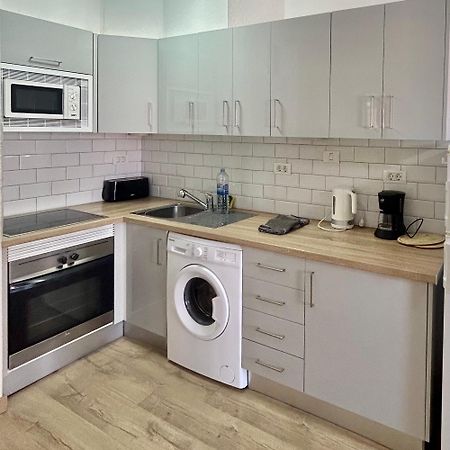Lovely 1 Bed Apartment In Castle Harbour C108 Лос Кристианос Экстерьер фото