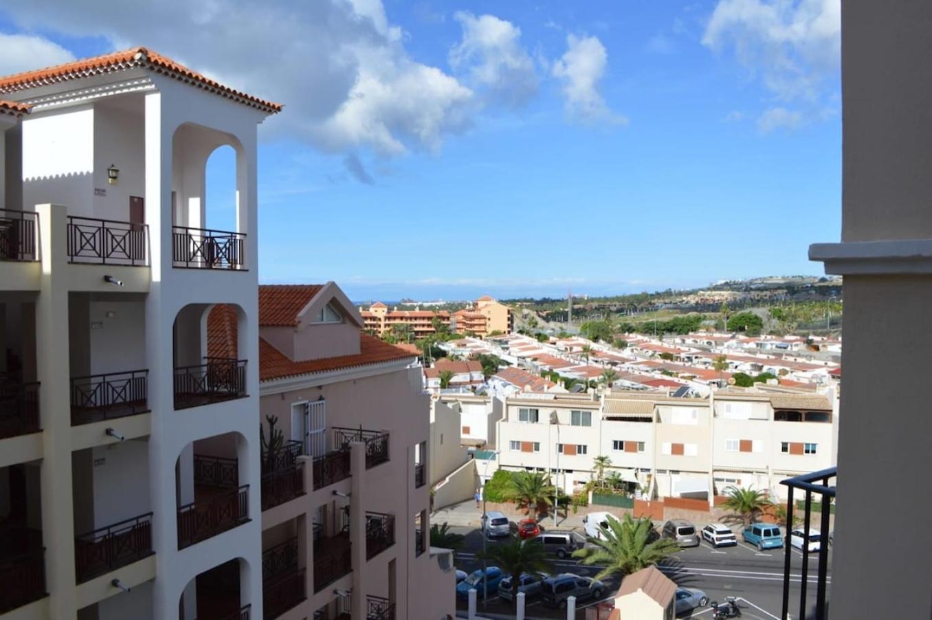 Lovely 1 Bed Apartment In Castle Harbour C108 Лос Кристианос Экстерьер фото